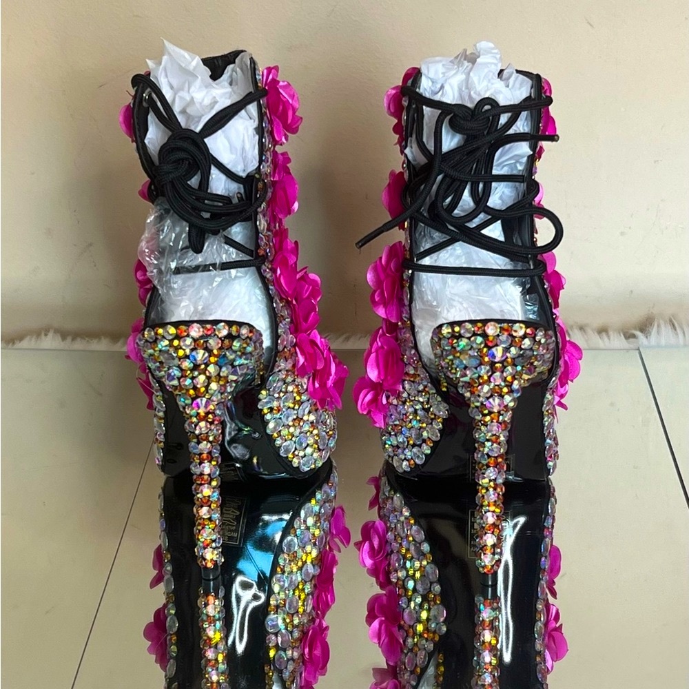 🌸 🌺 Stunning Embellished Floral Party Heels - Picture 4 of 5